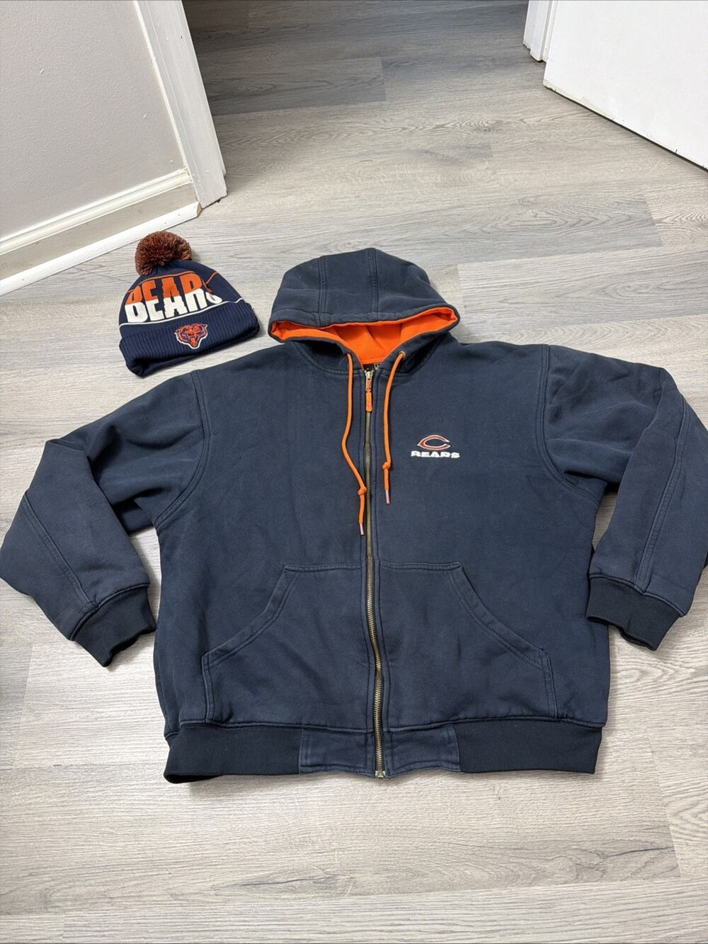 Chicago Bears Full Zip Hooded Sweatshirt - Men's Large And Beanie Hat